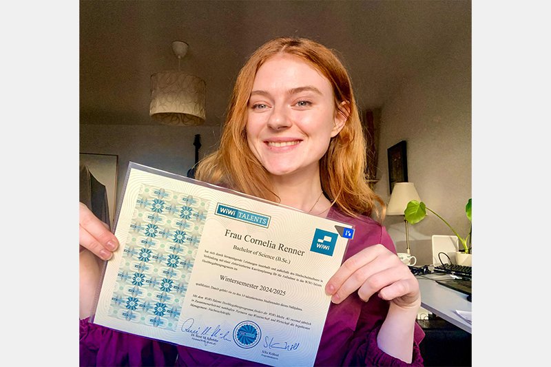 Die Digital Business Communications Studentin Cornelia Renner schafft es mit ihren Top-Qualifikationen ins Wiwi-Talents Programm