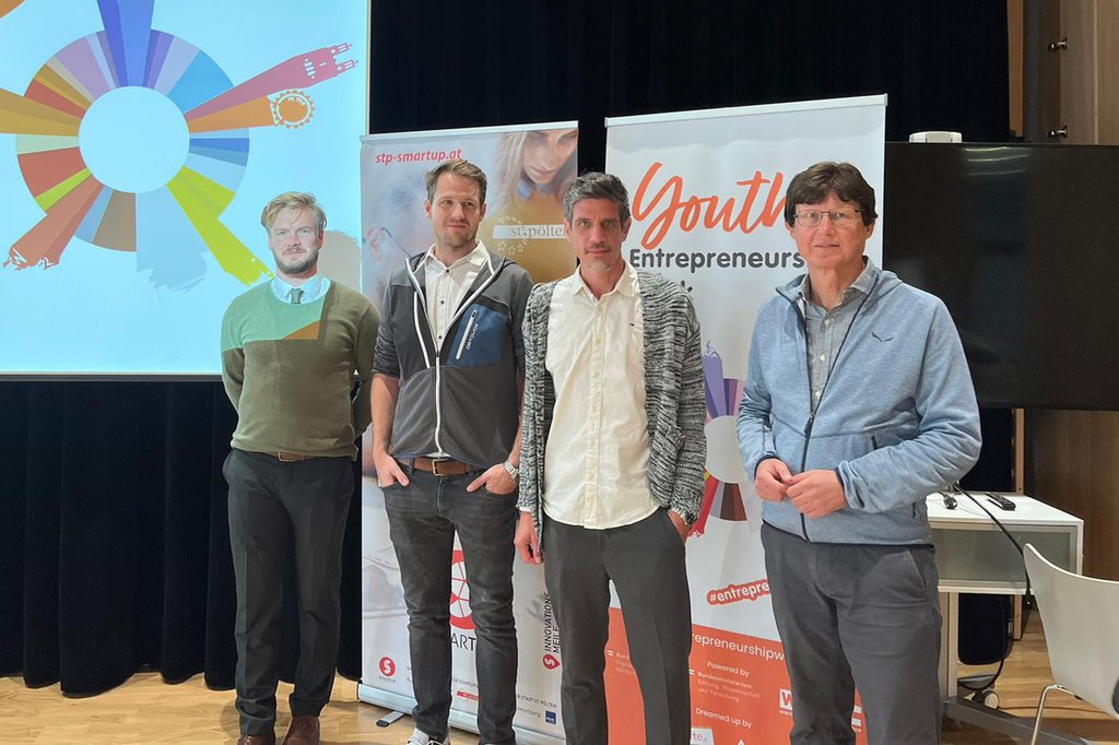 Harald Rametsteiner (1. von re.) ist Juror bei der Youth Entrepreneurship Week