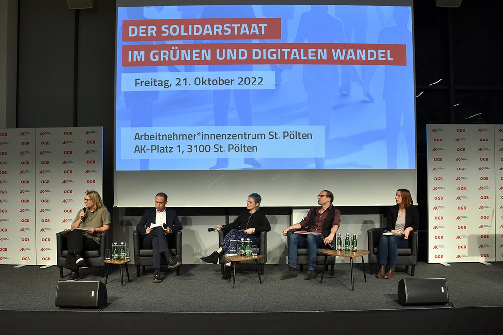 Podiumdiskussion mit Karin Heitzmann, Michael Soder, Eva Grigori, Daivid Mum und Clara Moder