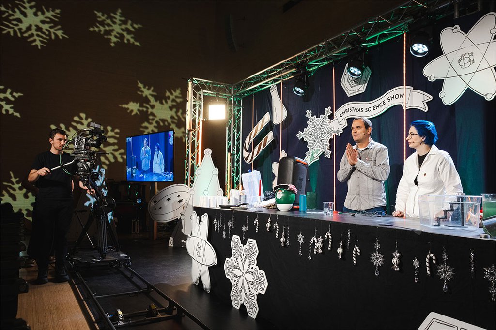 VISTA Christmas Science Show: Streaming by FH St. Pölten