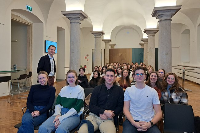 Wiener Börse im Fokus: Marketing-Studierende besuchten die österreichische Finanz-Institution